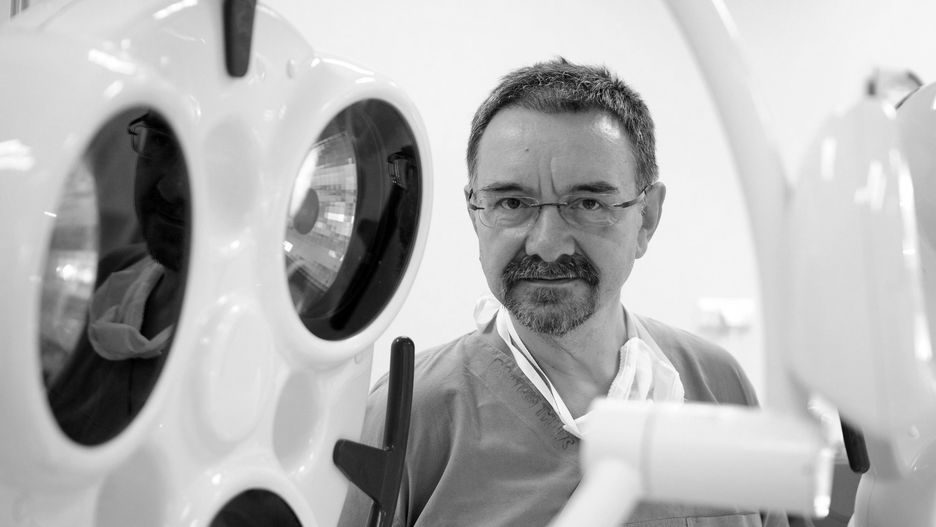 Działaczowi ProLife nie spodobał się pomysł katolickiego pogrzebu prof. Romualda Dębskiego.