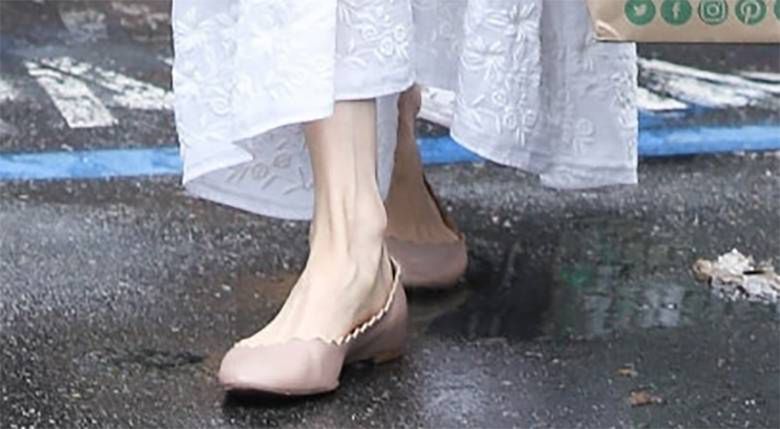 Angelina Jolie na zakupach w Los Angeles wybrała płaskie buty