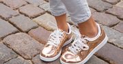 TRENDY 2017: błyszczące i metaliczne sneakersy do 159 zł