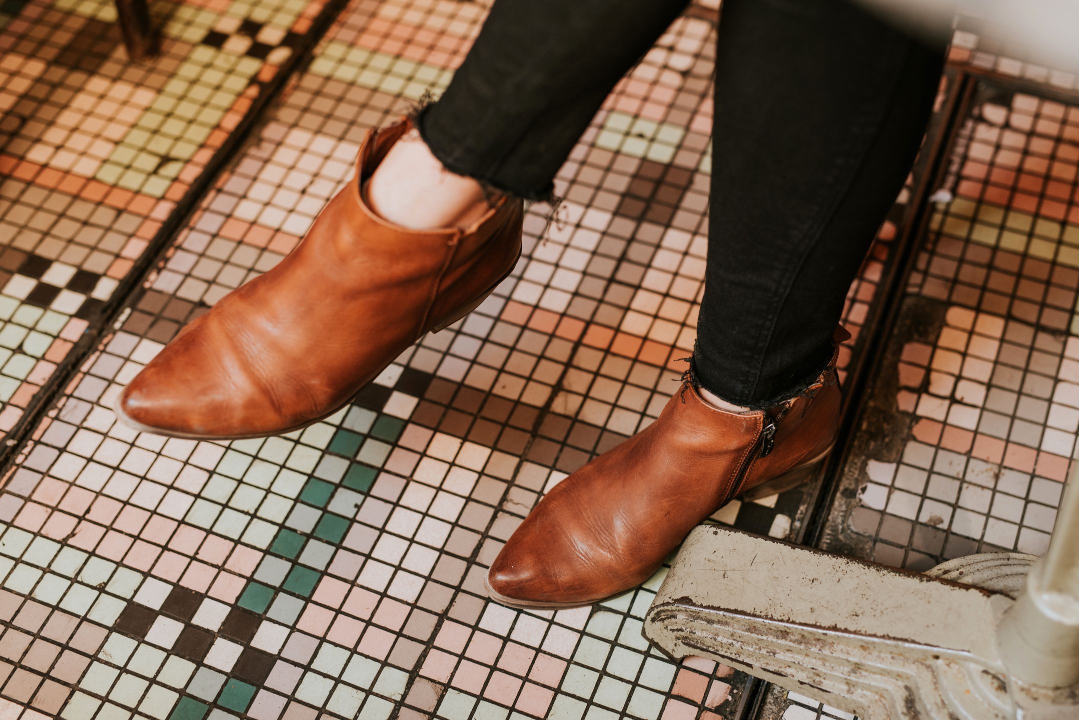 Brązowe buty to must have każdej jesieni