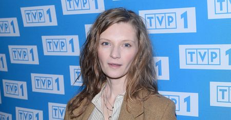 Agata Buzek jakiej nie znacie. Ostry makijaż, obcisła sukienka...