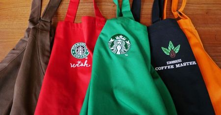 Kolor fartucha baristy w Starbucksie to nie przypadek