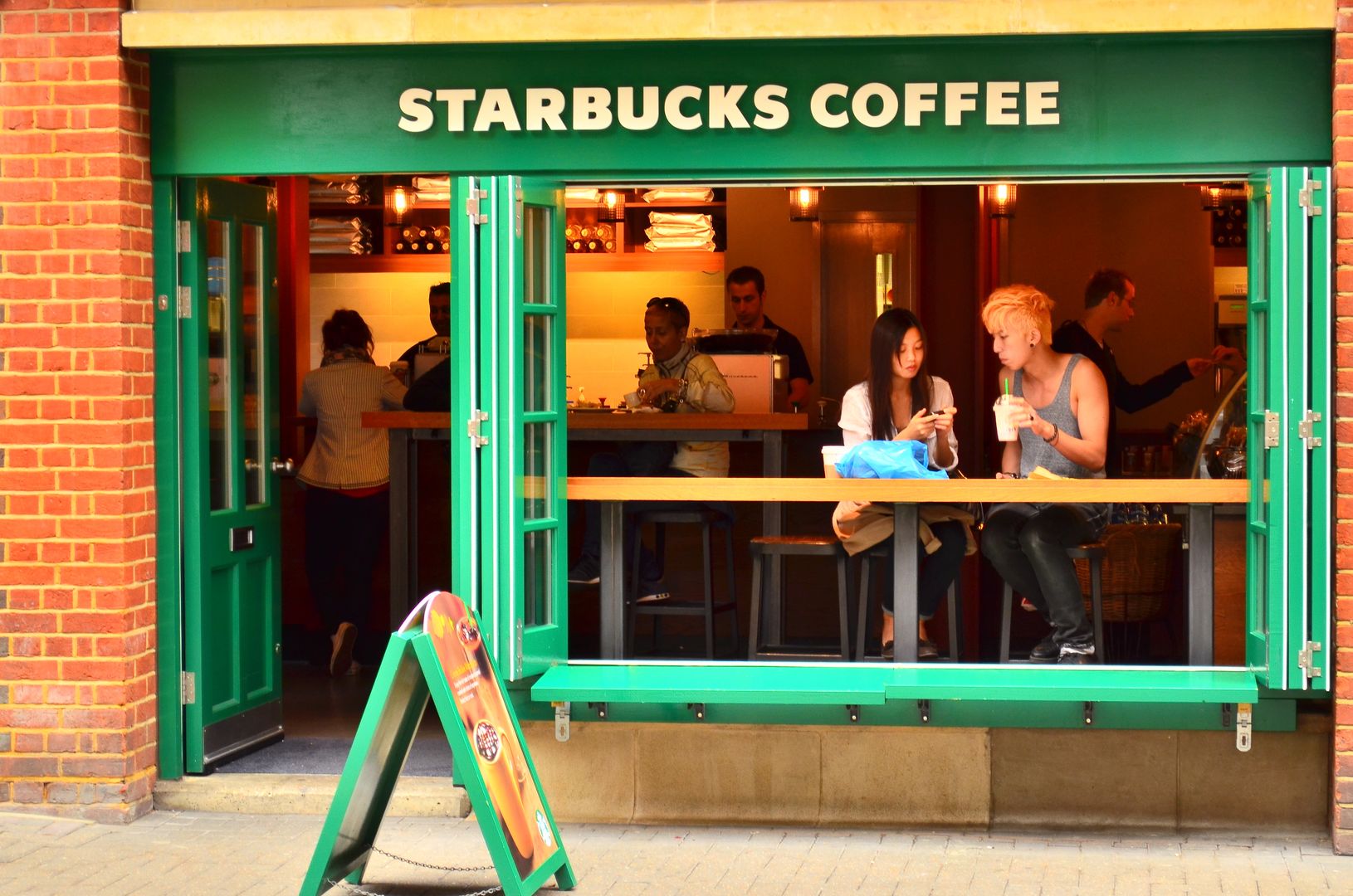 Wygrała w sądzie ze Starbucksem. Dostanie 100 tys. dolarów