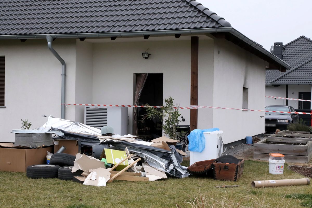 Eksplozja w garażu domu jednorodzinnego w Lędzinach. Jest ofiara