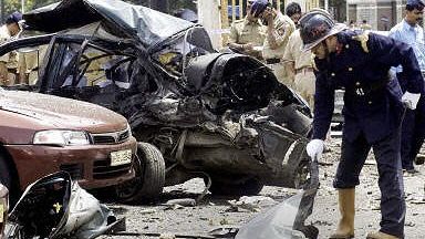 Strażak na miejscu jednego z wybuchów