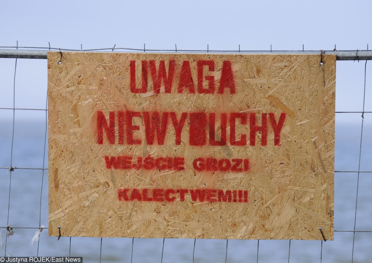 Sztorm odkrył trzy duże bomby w Mielnie. Na miejsce jadą saperzy