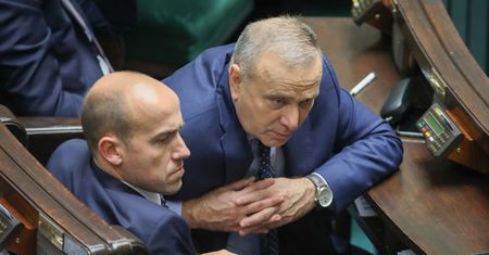 Borys Budka wybrany przez aklamację. O losach PO przesądzi to, jak długo zdoła utrzymać ten entuzjazm [OPINIA]