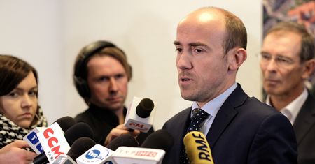 KO stawia ultimatum. Chce, by prezydent zaprzysiągł 3 wybranych wcześniej sędziów do TK