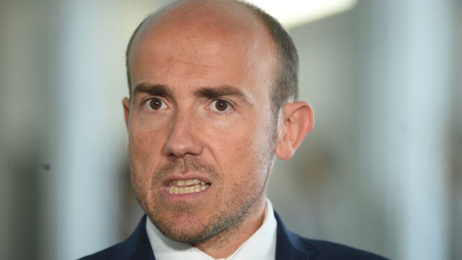 Borys Budka podczas konferencji prasowej w Sejmie.