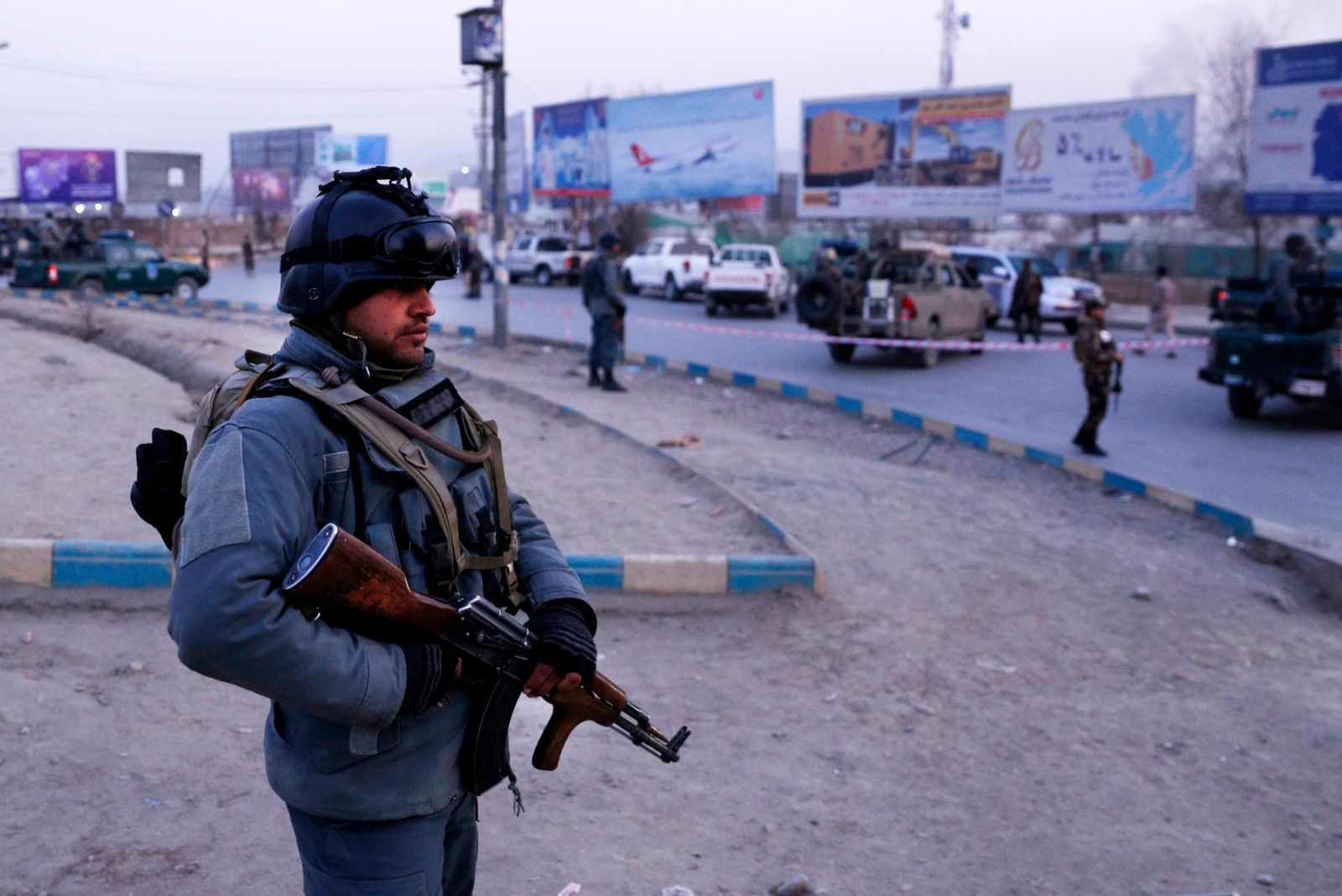 Afgańscy żołnierze pilnują budynków rządowych