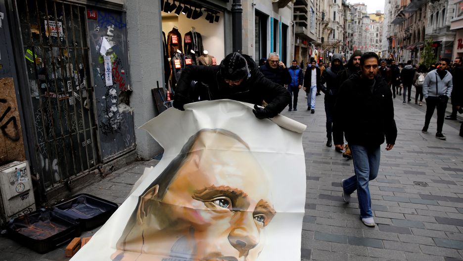 Stambuł. Uliczna wystawa rosyjskiego artysty o Władimirze Putinie została usunięta przez tureckie władze