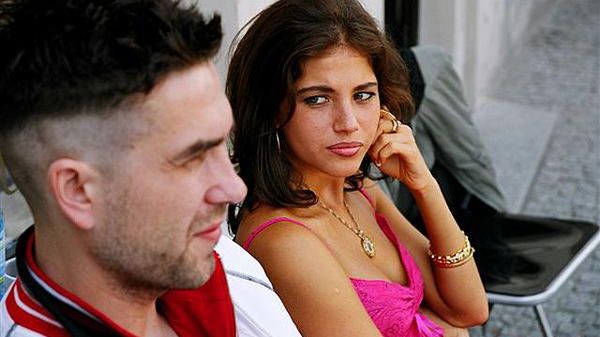 Marcin Dorociński jako "Despero" i Weronika Rosati jako Dżemma w filmie "Pitbull'" (2005)