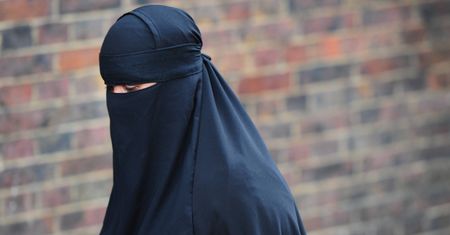 Uniwersytet w Hamburgu wprowadza kodeks religijny. Dokument ma 10 punktów. Kontrowersje wokół burek