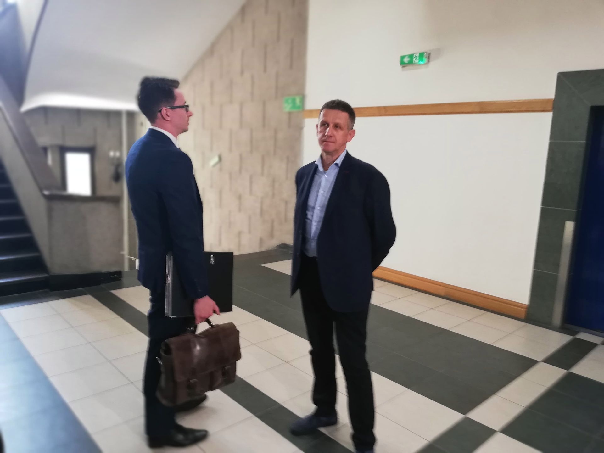 Były polityk PSL Jan Bury przed rozpoczęciem procesu. 