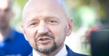 Wyniki wyborów parlamentarnych 2019. Senator Jacek Bury rezygnuje z diety i pensji