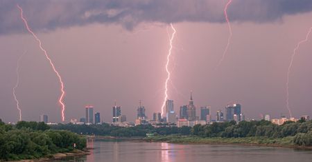 Prognoza pogody. W poniedziałek i wtorek możliwe trąby powietrzne