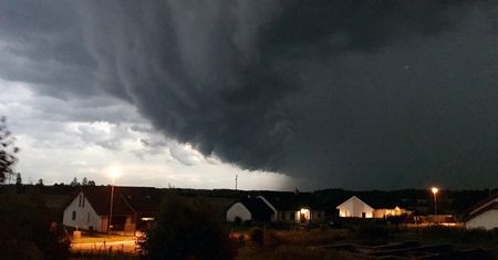 Silne burze atakują od strony Niemiec. Są już pierwsi ranni