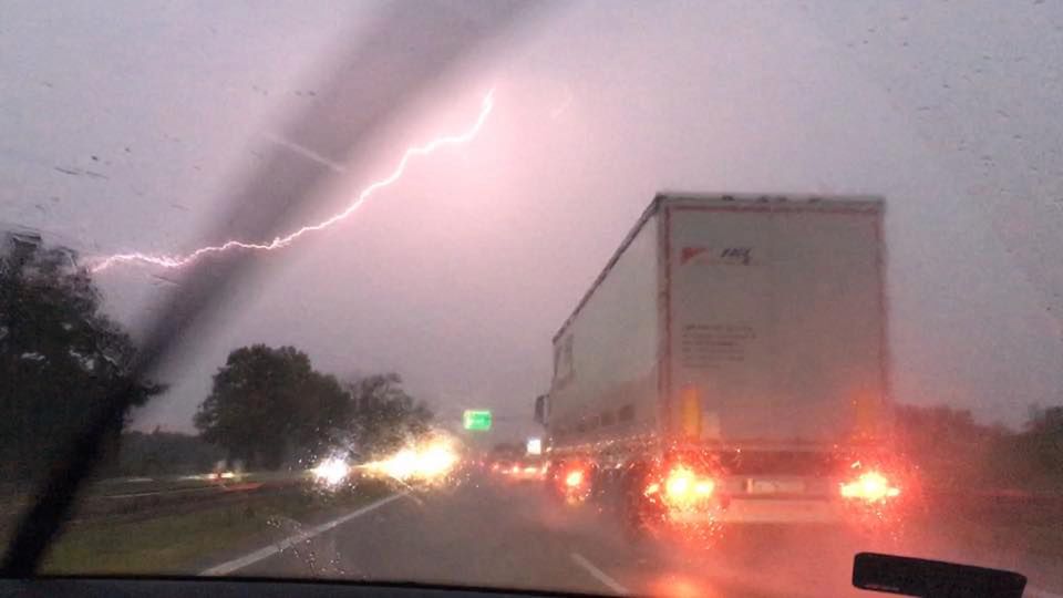 Burze nad Polską. Sprawdź, gdzie teraz błyska i grzmi