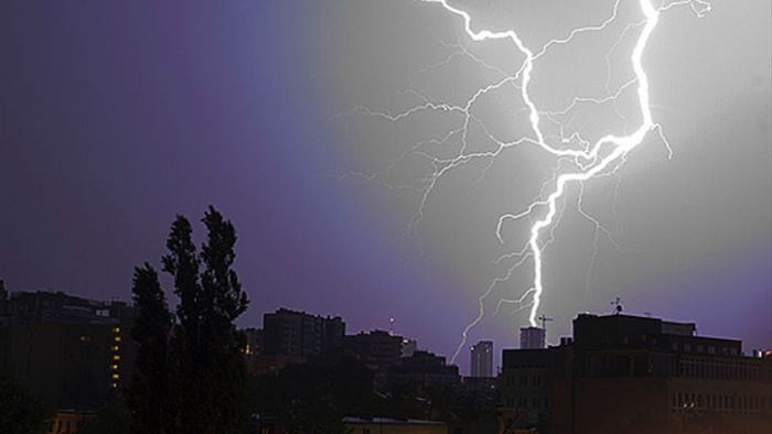 IMGW wydało ostrzeżenia przed burzami i upałami