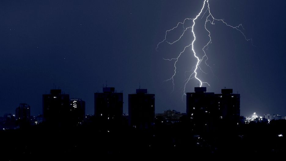 W poniedziałek może zagrzmieć i mocno popadać