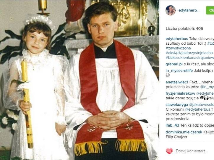 Edyta Herbuś podczas pierwszej komunii świętej