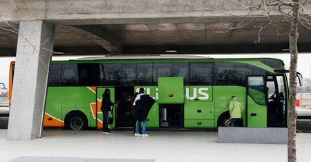 Transport liczy na pomoc państwa. Szef FlixBusa: "nie chcemy pieniędzy"