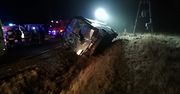 Tragiczny wypadek pod Poddębicami. 1 osoba nie żyje, 2 są ranne