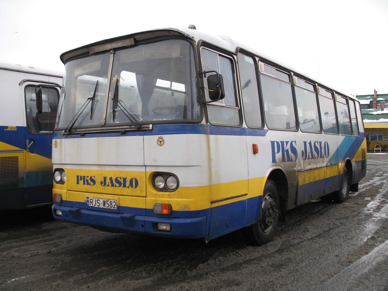 PKS-y wciąż padają. Prawie nikt nie chce pieniędzy 