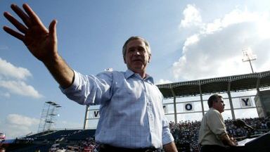 Bush chce być bliżej, ale nie zwolni