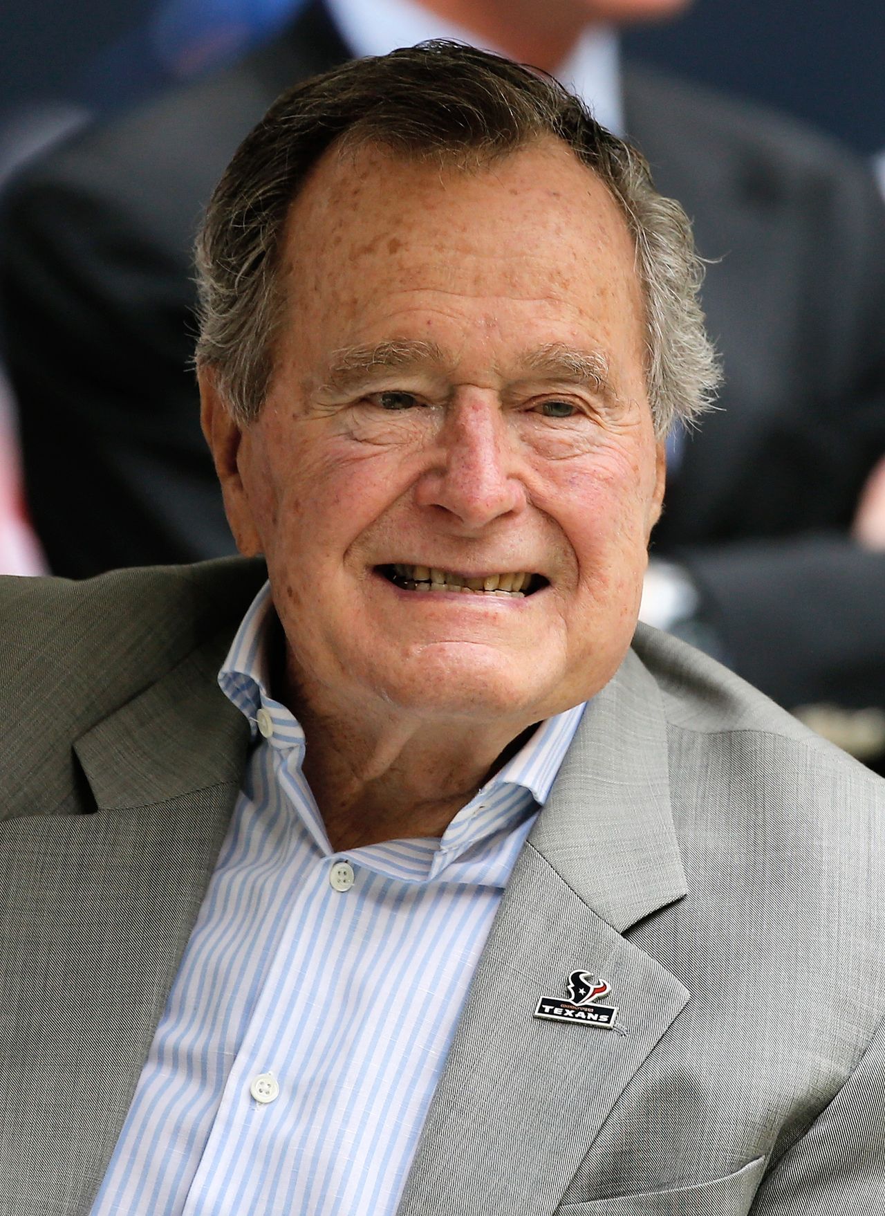 George H.W. Bush w sekrecie pomagał filipińskiemu chłopcu. Wyciekły listy