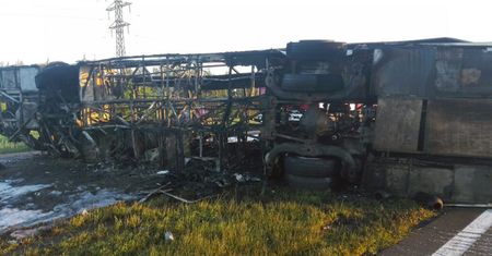 Zderzenie autobusu z ciężarówką. 14 osób nie żyje