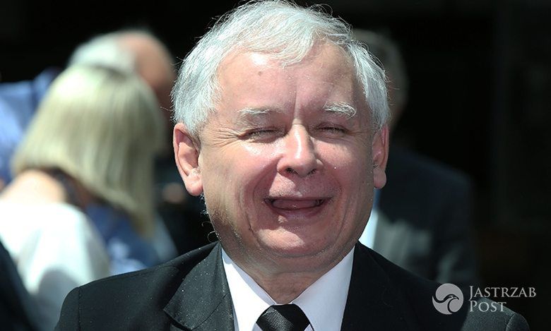 Zabawna wpadka Jarosława Kaczyńskiego podczas Kongresu PiS. Prezes partii przejęzyczył się w najmniej oczekiwanym momencie