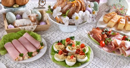 Nie żurek i nie biała kiełbasa. Wielkanocne dania, które zrobią furorę na stole