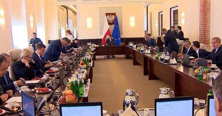 Rząd i premier mają coraz mniej zwolenników
