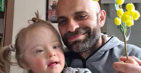 Gej adoptował dziewczynkę z zespołem Downa. Włoch przełamał stereotyp
