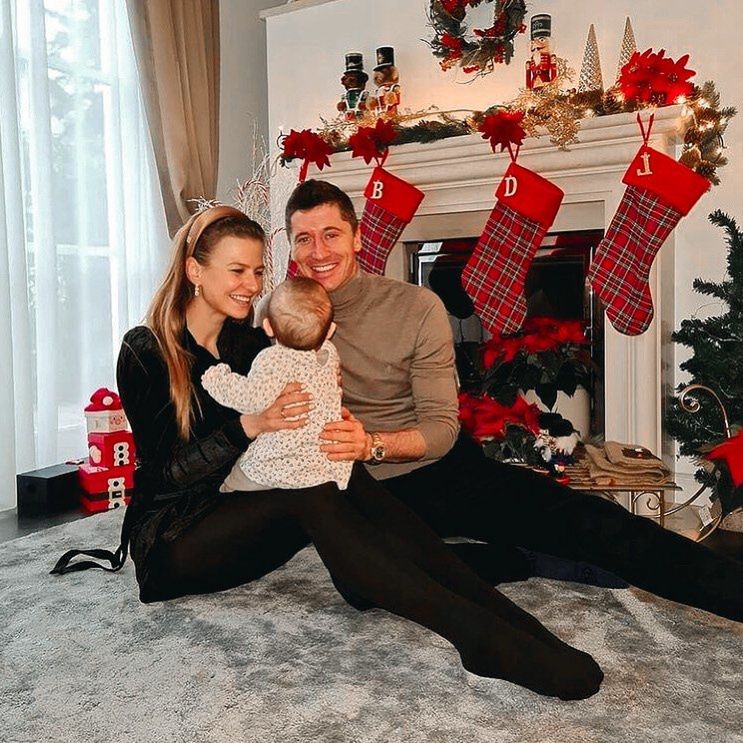 Anna i Robert Lewandowscy składają świąteczne życzenia