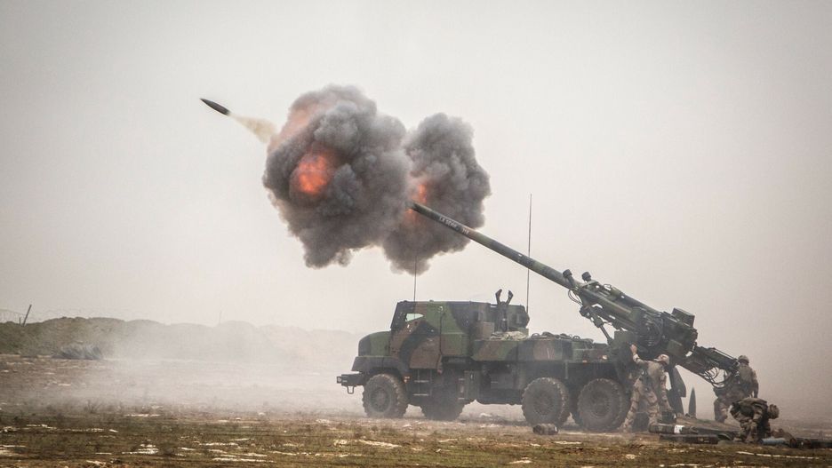 Ameryka?scy ?o?nierze walcz? z ISIS - Polaris
December 2, 2018 - Iraq: A French Caesar self-propelled howitzer fires into the Middle Euphrates River Valley in Southwest Asia. As part of the Combined Joint Task Force - Operation Inherent Resolve, they are supporting the Syrian Democratic Forces as they clear the last remaining pockets of ISIS from the Middle Euphrates River Valley and prevent them from fleeing into Iraq. In conjunction with partner forces, Combined Joint Task Force - Operation Inherent Resolve defeats ISIS in designated areas of Iraq and Syria and sets conditions for follow-on operations to increase regional stability. (Mikki L. Sprenkle/US Army/Polaris)
Mikki L. Sprenkle