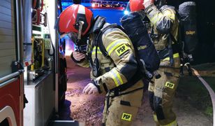 Pożar mieszkania na ósmym piętrze bloku w Warszawie