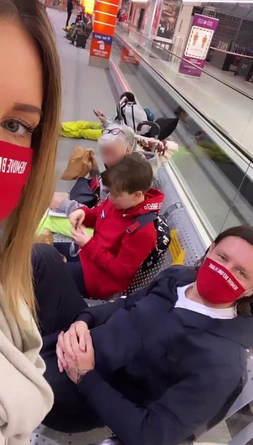 Małgorzata Rozenek i Radosław Majdan pozdrawiają z lotniska przed rodzinną wycieczką