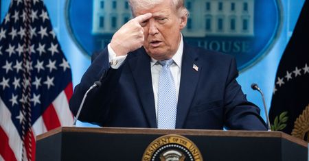 "Czy lepiej, by księcia kochano i nie obawiano się go, czy odwrotnie?" Kto darzy szacunkiem Amerykę Trumpa [OPINIA]