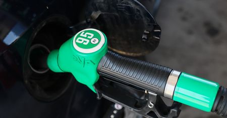 OPEC zdecyduje w sprawie dostaw ropy. Wzrost produkcji przyniósłby ulgę kierowcom. Ale nie od razu