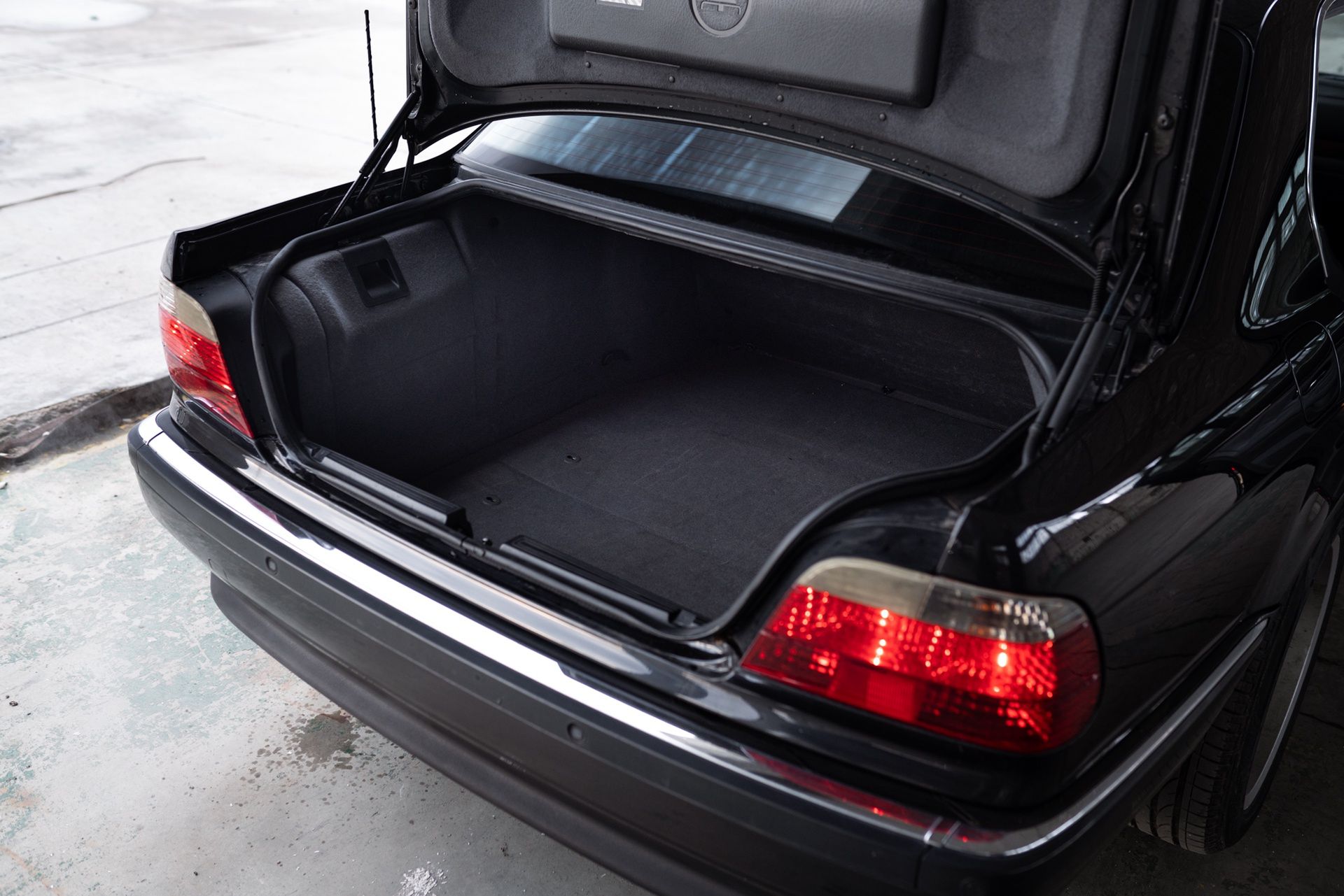 BMW Serii 7 E38