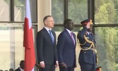 Prezydent Duda w Afryce. Przywitany nietypowym wykonaniem polskiego hymnu
