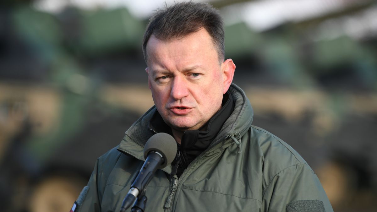 Mariusz B�aszczakDarek Delmanowicz18 18., batalion, Dywizja Zmechanizowana, haubice, KRAB, minister obrony narodowej, MON, oddzia�, przekazanie, przekazywa�, wojsko, �o�nierz �o�nierze, armatohaubice KRAB, haubice samobie�ne, s�u�by mundurowe, potencja� bojowy, polityk, polityka