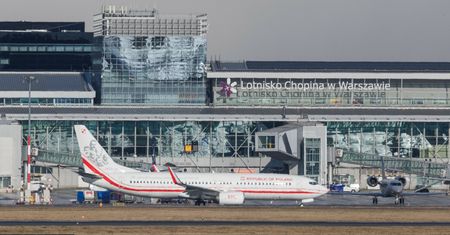 Alarm bombowy na Lotnisku Chopina. Służby zakończyły akcję