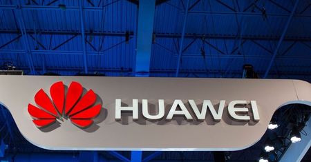 Huawei tak jak Samsung zdezynfekuje nasze smartfony UV, wydłuży też kończące się gwarancje