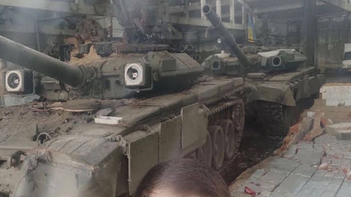 Ukraińscy żołnierze wykorzystują militaria, które pierwotnie należały do najeźdźców, przeciwko nim samym 