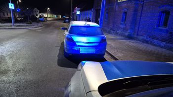 Zamienił się miejscami z niewidzialnym kolegą. Miał swoje powody