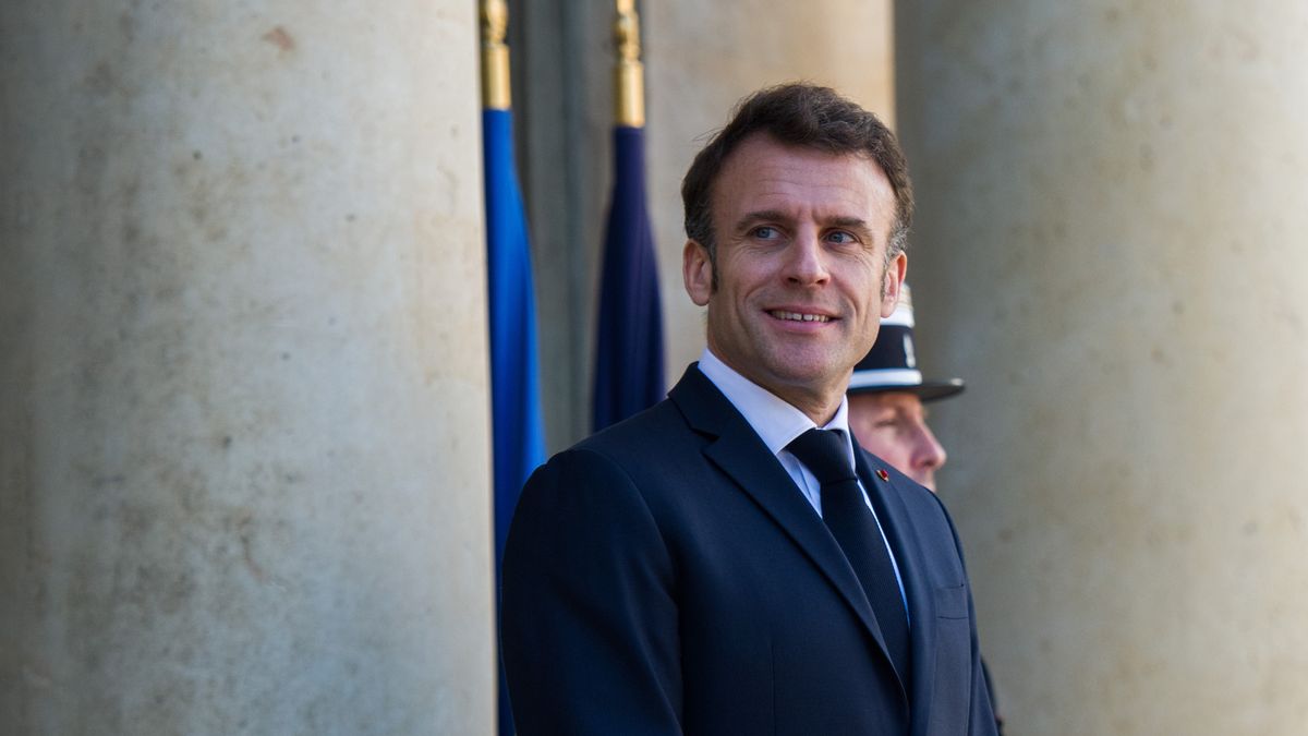 Emmanuel Macron, France's president, prepares to welcome Ursula von der Leyen, president of the European Commission, ahead of their meeting at the Elysee Palace in Paris, France, on Monday, April 3, 2023. Macron will be traveling to China with von der Leyen, underscoring a message of European unity while also hinting at a trade discussion that could distinguish Frances approach to geopolitics from that of the US. Photographer: Nathan Laine/Bloomberg via Getty Images