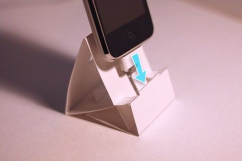 Zbuduj prosty dock do iPhone'a z kawałka kartonu 3